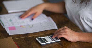 Gráfico mostrando como calcular o vale-combustível e comparar custos corporativos com o cartão Trio Card.